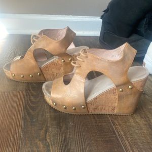 Cork wedges